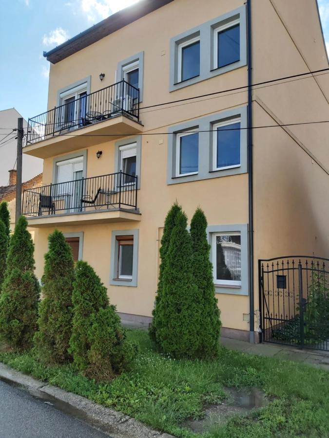 Best Place Hajduszoboszlo Bagian luar foto